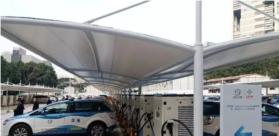 bm11222宝马娱乐网站携手罗宾森 亮相深圳留创站03.jpg